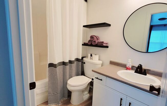 2 beds, 2 baths, 915 sqft, $2,575, Unit 4346-15