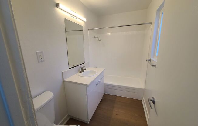 1 bed, 1 bath, 895 sqft, $2,585, Unit 1734-16