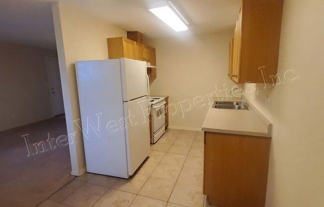 2 beds, 1 bath, 975 sqft, $1,495, Unit 009