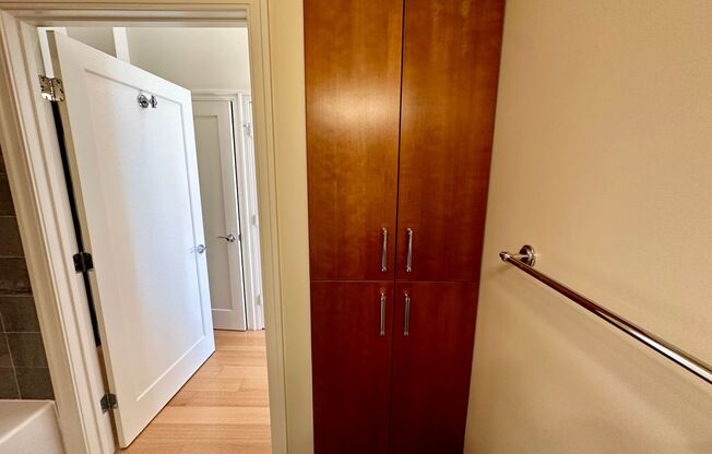 Studio, 1 bath, 354 sqft, $1,900, Unit 101