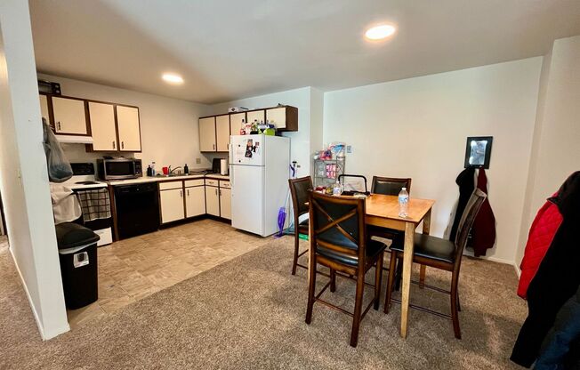 2 beds, 1.5 baths, $1,350, Unit 110