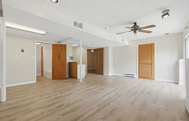3 beds, 2.5 baths, 2,490 sqft, $3,700, Unit 22