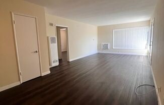 2 beds, 1 bath, $2,495