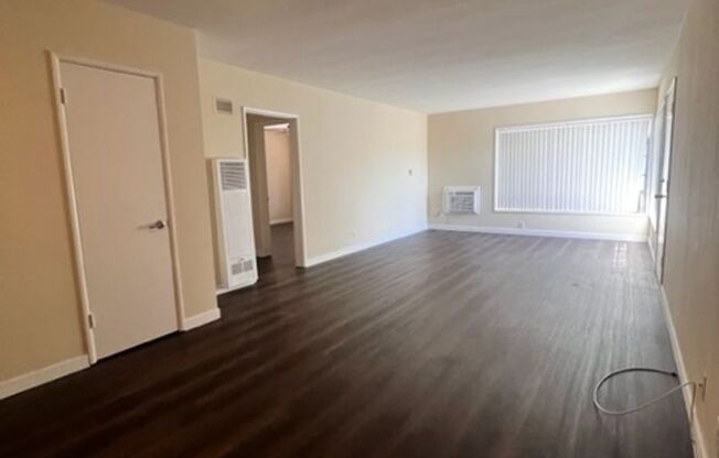 2 beds, 1 bath, $2,495