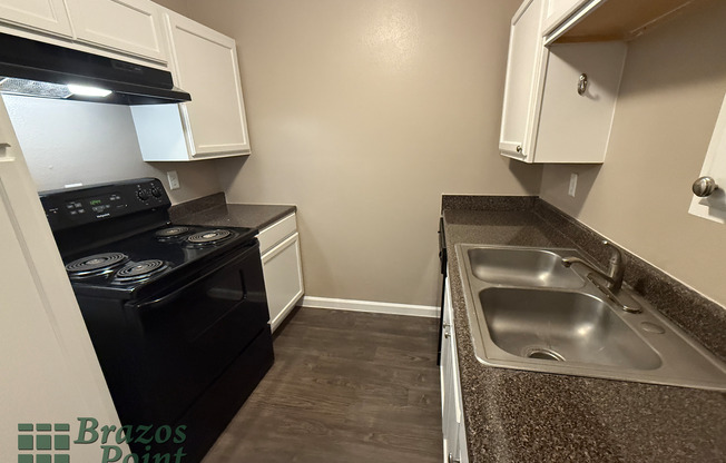 1 bed, 1 bath, 640 sqft, $825, Unit 220