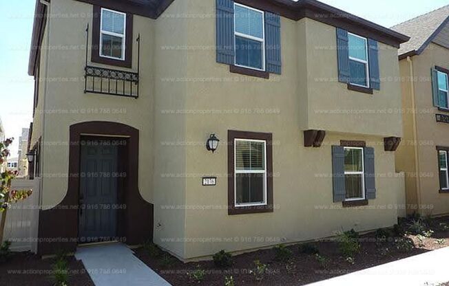 Solar - Belle Maison @ Campus Oaks -2031sqft 3 Bed + Den, 2.5 Bath! Walking Distance to Nugget Market & More!