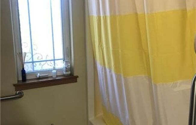 Wonderful Fully Furnished Cairn Cottage in Coupeville on a Cul de Sac