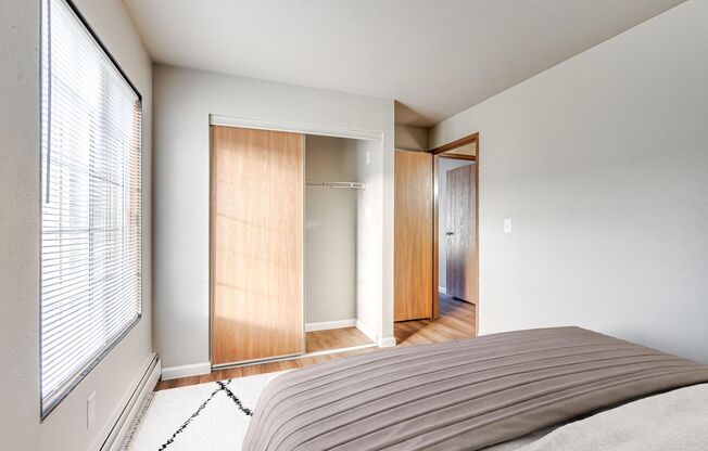 2 beds, 1 bath, 725 sqft, $1,099, Unit D202