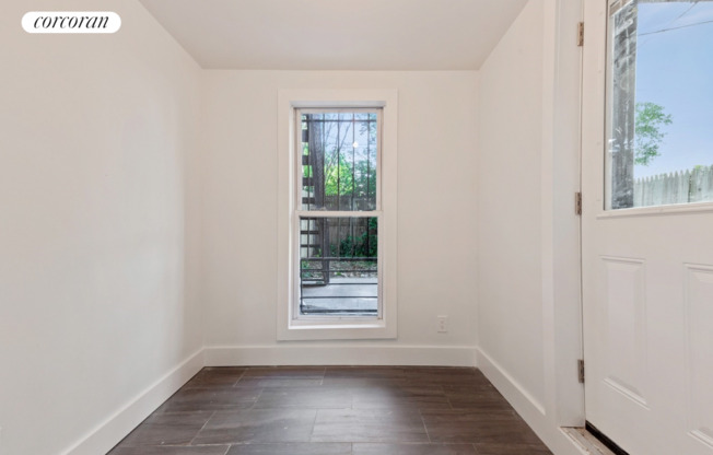 438 LEWIS AVE