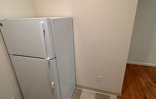 Studio, 1 bath, 320 sqft, $875, Unit 205