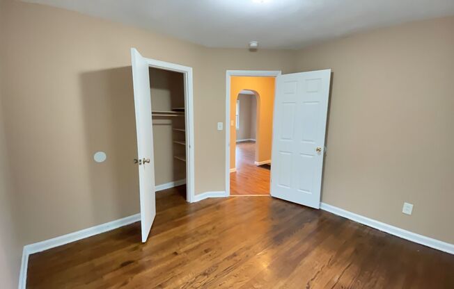 2 beds, 1 bath, $1,075