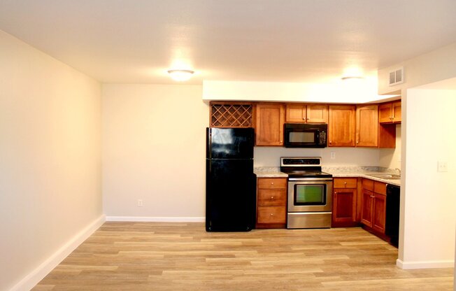 2 beds, 1 bath, 900 sqft, $975, Unit 907 West Crestwood Drive Apt 104