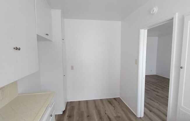 1 bed, 1 bath, 720 sqft, $1,695, Unit 7