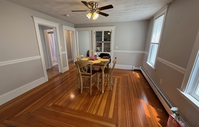 3 beds, 1 bath, 1,296 sqft, $3,400, Unit 3