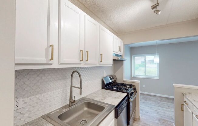 2 beds, 1.5 baths, 1,035 sqft, $1,605, Unit 1-505