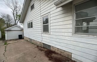 2 beds, 2 baths, $1,300