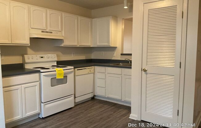 2 beds, 1.5 baths, 950 sqft, $1,295, Unit 05612