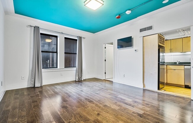 Studio, 1 bath, 350 sqft, $2,500, Unit 204
