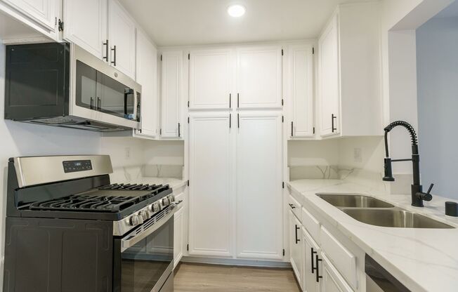 Studio, 1 bath, 600 sqft, $1,598, Unit 314