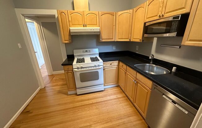 2 beds, 1 bath, $3,395, Unit 03