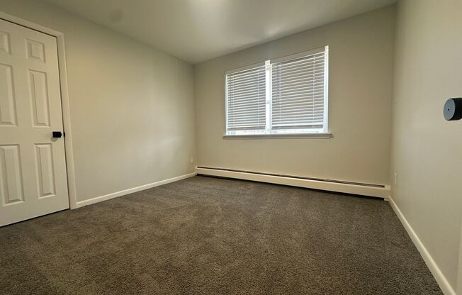 2 beds, 1.5 baths, 850 sqft, $1,925, Unit A01