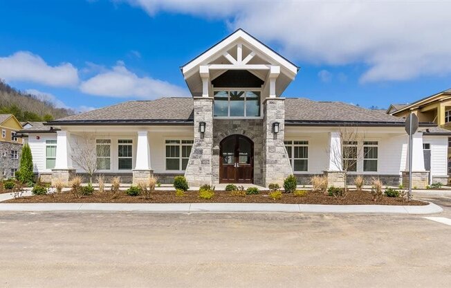 Exterior View of the Leasing Office at Ashland Farms Apartments in Ashland City, TN