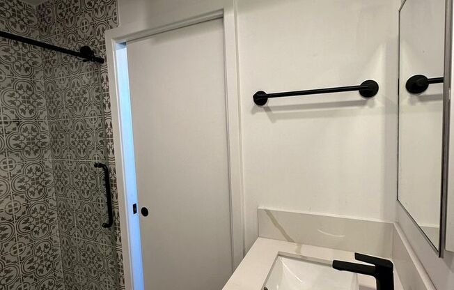 Studio, 1 bath, 275 sqft, $999, Unit 302