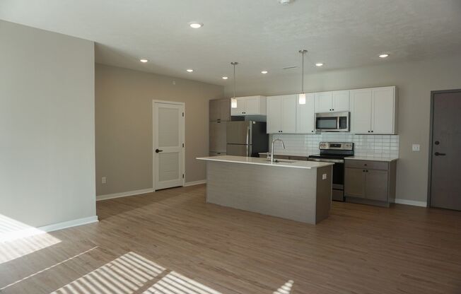 2 beds, 2 baths, 1,257 sqft, $1,729, Unit 403