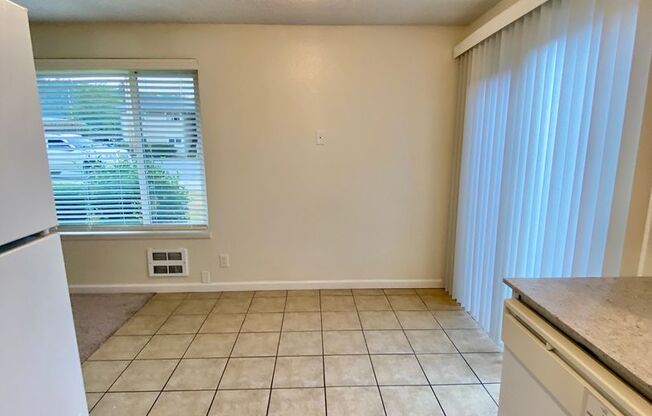 2 beds, 1 bath, 900 sqft, $1,950, Unit 1720-A1