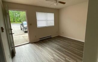 2 beds, 1 bath, 760 sqft, $950, Unit 1002-A Rucker St