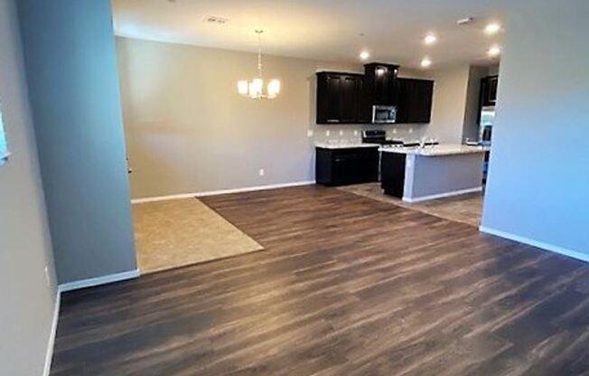 6430 Silver Estates
