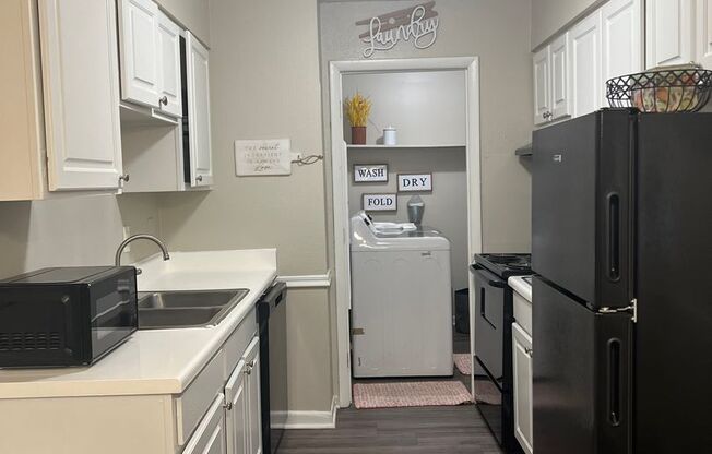 1 bed, 1 bath, 900 sqft, $1,098