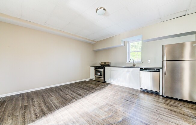 AVAILABLE NOW-  Spacious 3 bedroom with central a/c!