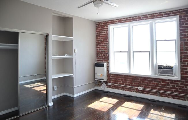 Studio, 1 bath, 400 sqft, $1,295, Unit 202