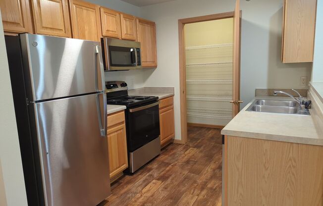 1 bed, 1 bath, 756 sqft, $1,605, Unit 290-210