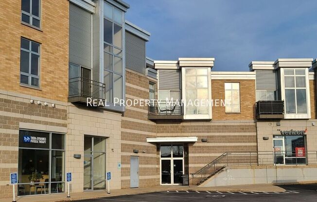 2121 S KINNICKINNICK AVE