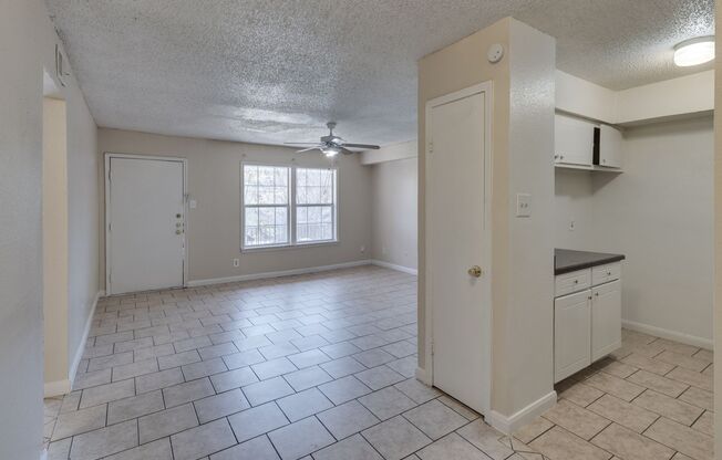 1 bed, 1 bath, 682 sqft, $899, Unit 128