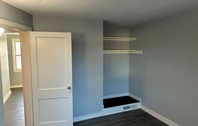 2 beds, 1 bath, $1,100, Unit 66