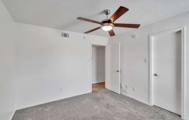 Newly-Renovated Apartments in Irving, TX