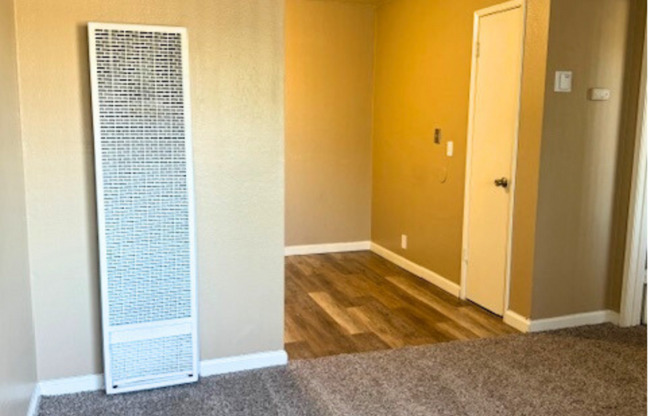 1 bed, 1 bath, 400 sqft, $1,195, Unit 9