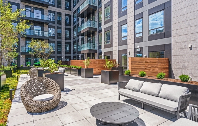 1 bed, 1 bath, 689 sqft, $4,250, Unit 1109