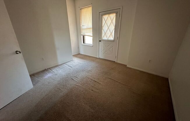 2 beds, 1 bath, 900 sqft, $2,080, Unit 732 S. Millvale Ave. #B7