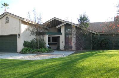 $2,600 - 4 Bed 2 Bath home Laurelglen Area SW 93309 W/POOL+SOLAR!