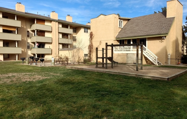 2 weeks FREE! Cozy 2B/1.5B Quiet Boulder Unit