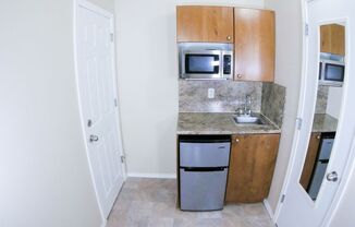 Studio, 1 bath, 269 sqft, $1,395, Unit 8G
