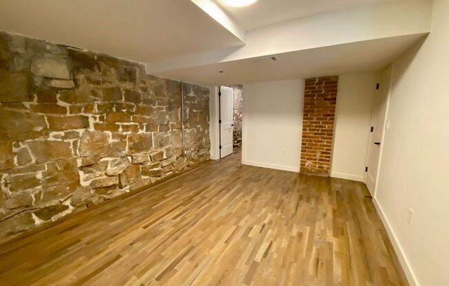 2 beds, 2 baths, 1,005 sqft, $2,567, Unit 013