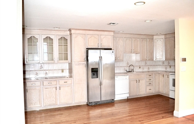 61 Prince St # 4