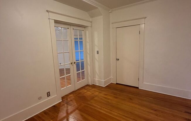 2 beds, 1 bath, $1,500, Unit 501