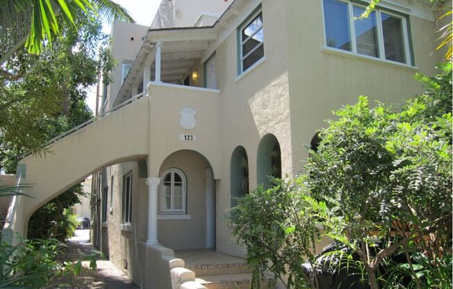 123 S Golfview Rd