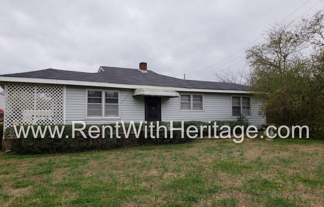 GRANDPA'S BUNGELOW/ CHARMING RANCH HOME/ TOTALLY RENOVATED/ PRIVATE YARD